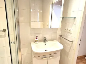 Pronájem bytu 1+kk, Praha, Běchorská, 33 m2
