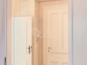 Pronájem bytu 2+kk, Praha - Staré Město, Kaprova, 62 m2