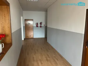 Pronájem kanceláře, Mariánské Lázně, třída Vítězství, 48 m2
