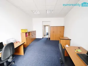 Pronájem kanceláře, Mariánské Lázně, třída Vítězství, 20 m2