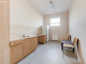 Prodej výrobních prostor, Kladno, Huťská, 1000 m2