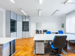 Pronájem kanceláře, Mladá Boleslav - Mladá Boleslav II, 450 m2