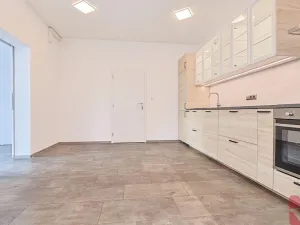 Pronájem bytu 4+1, Praha - Žižkov, Na Jarově, 63 m2