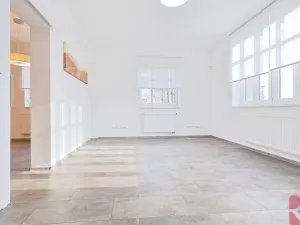 Pronájem bytu 4+1, Praha - Žižkov, Na Jarově, 63 m2