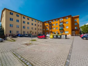 Prodej bytu 3+kk, Šestajovice, Komenského, 77 m2