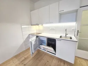Pronájem bytu 2+kk, Praha - Nusle, Kloboučnická, 51 m2