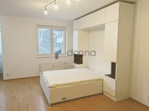 Pronájem bytu 1+kk, Praha, Mikanova, 40 m2