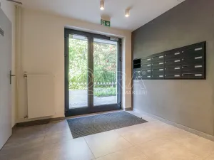 Pronájem bytu 2+kk, Praha - Malešice, Azzoniho, 51 m2