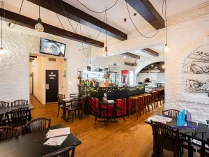 Pronájem restaurace, Praha - Bubeneč, Šmeralova, 114 m2