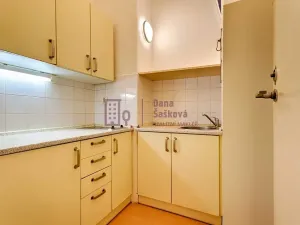 Pronájem bytu 2+1, Jindřichův Hradec, Komenského, 70 m2