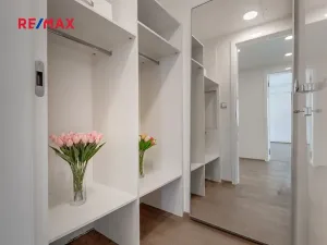 Pronájem bytu 2+kk, Praha - Žižkov, Olšanská, 71 m2