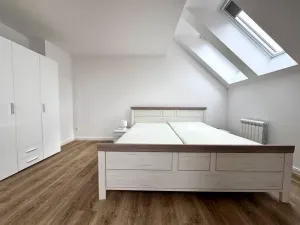 Pronájem bytu 1+kk, Praha - Nové Město, Biskupská, 49 m2