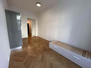 Pronájem bytu 1+kk, Praha - Bubeneč, Korunovační, 28 m2