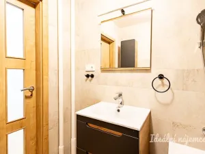 Pronájem bytu 2+1, Praha - Kobylisy, Paláskova, 55 m2