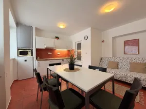 Prodej apartmánu, Staré Město - Stříbrnice, 56 m2