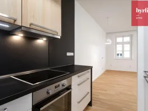 Pronájem bytu 3+kk, Opava, Dolní náměstí, 100 m2