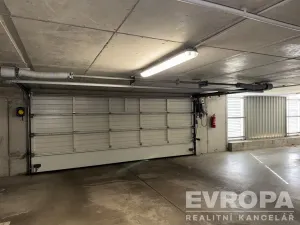 Prodej garážového stání, Praha - Horní Měcholupy, Boloňská, 14 m2