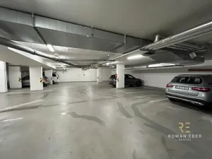 Pronájem garážového stání, Praha - Košíře, Pod školou, 13 m2