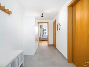 Pronájem bytu 2+kk, Praha - Vysočany, Smržových, 59 m2