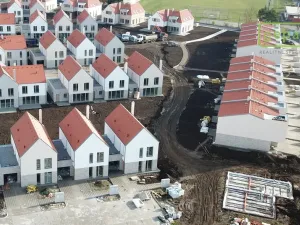 Prodej komerčního pozemku, Drahelčice, 7730 m2