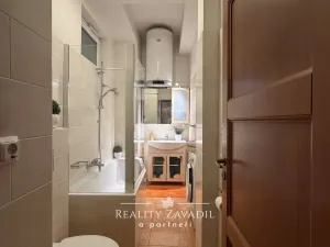 Prodej bytu 2+kk, Praha - Smíchov, Pechlátova, 39 m2