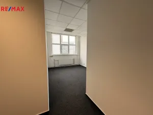 Pronájem kanceláře, Zlín, Vavrečkova, 146 m2