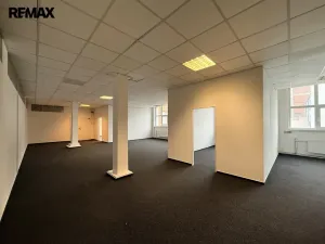 Pronájem kanceláře, Zlín, Vavrečkova, 146 m2