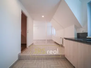 Prodej rodinného domu, Hovorany, 141 m2