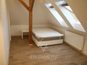 Pronájem bytu 1+1, Hradec Králové, V Lipkách, 41 m2