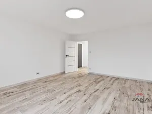 Prodej bytu 3+1, Mělnické Vtelno, Sídliště Střed, 107 m2