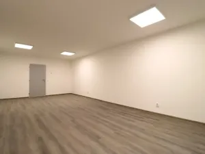 Pronájem kanceláře, Modřice, Brněnská, 34 m2
