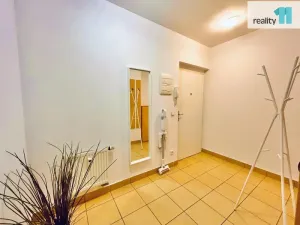 Pronájem bytu 1+kk, Praha - Michle, Pod Bohdalcem I, 50 m2