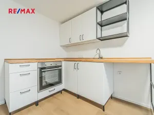 Prodej bytu 1+kk, Kladno, Zádušní, 17 m2