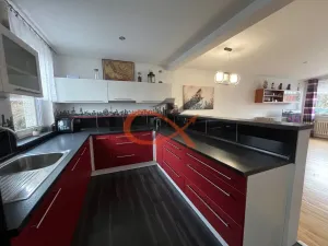 Prodej rodinného domu, Vlčková, 237 m2