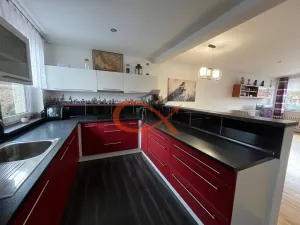 Prodej rodinného domu, Vlčková, 237 m2