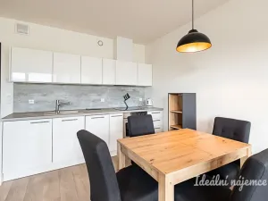 Pronájem bytu 2+kk, Praha, Jankovcova, 55 m2