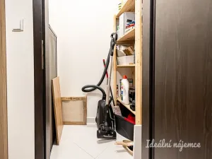 Pronájem bytu 2+kk, Praha, Jankovcova, 55 m2