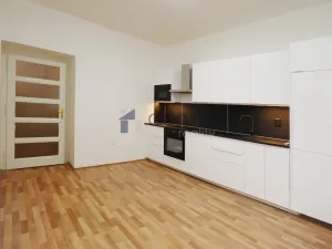 Pronájem bytu 2+1, Praha, Blanická, 85 m2