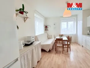 Pronájem bytu 2+1, Pardubice - Zelené Předměstí, Sladkovského, 65 m2