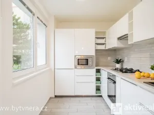 Prodej bytu 2+1, Neratovice, 28. října, 52 m2