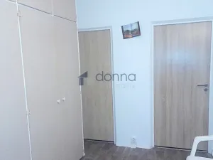 Pronájem bytu 2+1, Praha, Zárubova, 61 m2