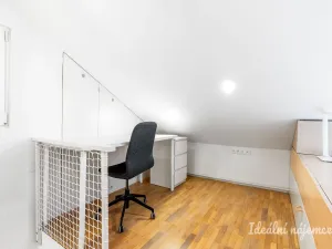 Pronájem bytu 2+1, Praha - Vršovice, 28. pluku, 54 m2