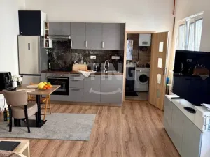 Pronájem obchodního prostoru, Kralupy nad Vltavou, Dvořákovo nám., 50 m2