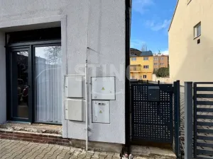 Pronájem obchodního prostoru, Kralupy nad Vltavou, Dvořákovo nám., 50 m2