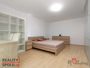 Prodej bytu 2+1, Opava - Předměstí, Vyhlídalova, 64 m2