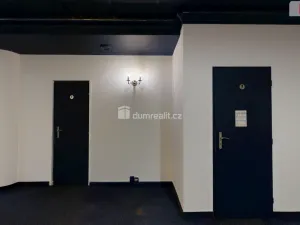 Pronájem obchodního prostoru, Orlová - Lutyně, U Centrumu, 88 m2