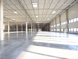 Pronájem skladu, Úžice, 5667 m2