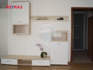 Pronájem bytu 1+kk, Praha - Vinoř, Českodubská, 36 m2