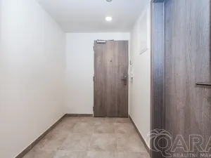 Pronájem bytu 1+kk, Praha - Hloubětín, Poděbradská, 32 m2