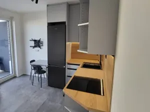 Pronájem bytu 1+kk, Praha - Třebonice, Thomasova, 29 m2